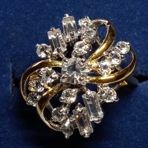 unbranded Jewelry - 18K Gold Plated Cluster Dinner Ring Size 8 18KTGE
